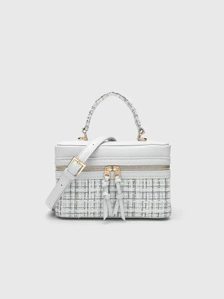🎉 Offer 🎊  Loro Piana
High Quality 
Size : 19 *  12.5 * 7 cm
70 dhs🇦🇪

Zain115
♥️♥️♥️