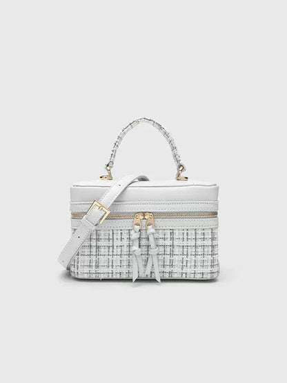 🎉 Offer 🎊  Loro Piana
High Quality 
Size : 19 *  12.5 * 7 cm
70 dhs🇦🇪

Zain115
♥️♥️♥️