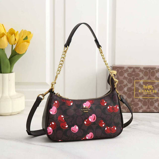 Coach
With box 
🎁🎁🎁

95 dhs🪙
Send a cherry pendant

Zain114
♥️♥️♥️