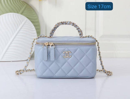 Chanel

Good quality 

with box 
🎁🎁🎁

95 dhs🇦🇪

Zain186
♥️♥️♥️