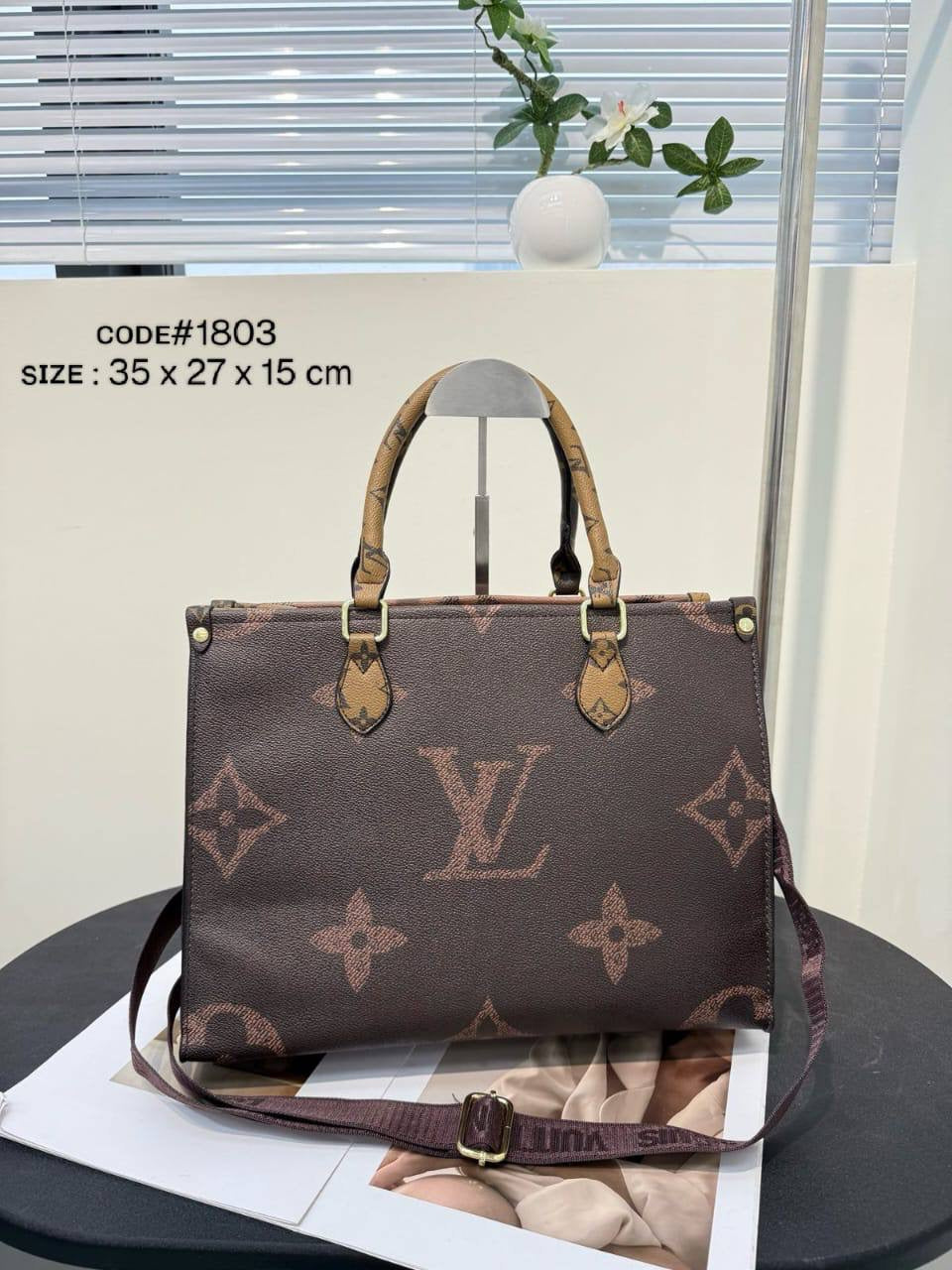 LV
ON THE GO ʜᴀɴᴅᴄᴀʀʀʏ
ᴡɪᴛʜ ʟᴏɴɢ ʙᴇʟᴛ sᴛʀᴀᴘ
sɪᴢᴇ: 35 cm

75 dhs🇦🇪

Zain31
♥️♥️♥️