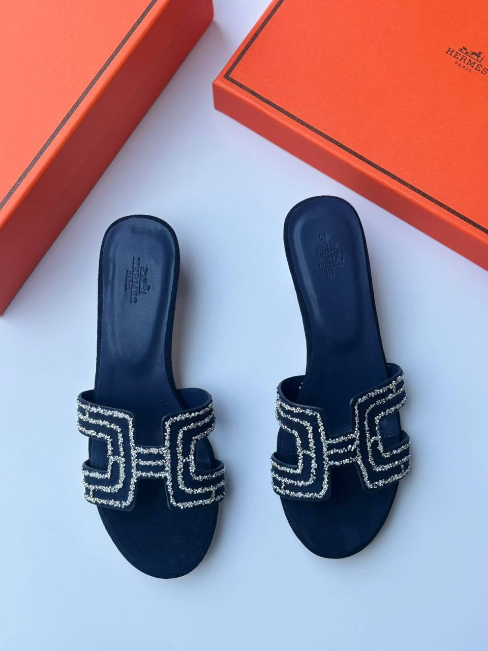 Hermes 
100 dhs🇦🇪
Size 36-42
Before price
110 dhs❌

Zain55
♥️♥️♥️