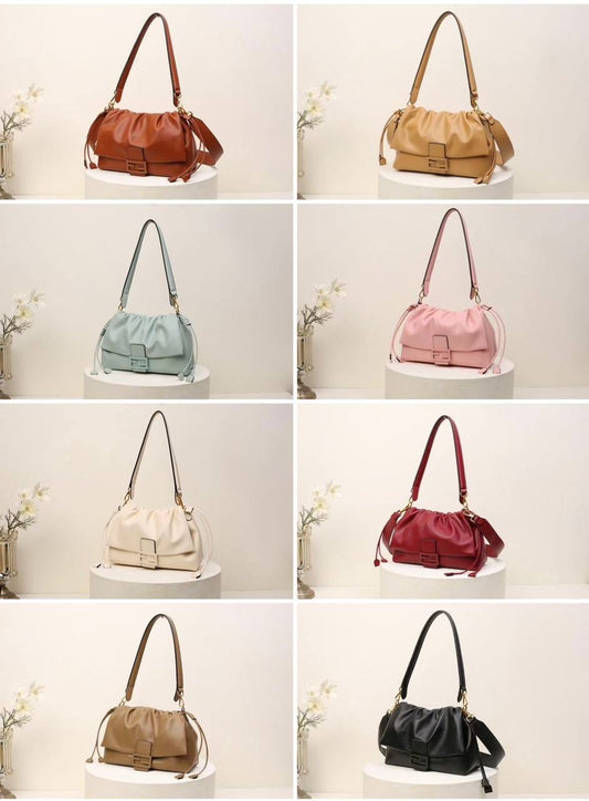 FENDI
28*11*18cm 

with box
🎁🎁🎁

105 dhs🇦🇪

Zain44
♥️♥️♥️