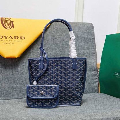 GOYARD 
NEW CAME 
HIGH QUALITY SMALL SIZE 
Use on both sides 
WITH BOX 
🎁🎁🎁

90 dhs🪙💕

Zain39
♥️♥️♥️