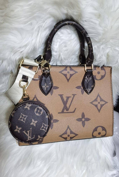 🎊 Big Offer 🎉  Chanel / Fendi / LV
Good quality

Size : 30 ~ 22 cm

50 dhs🇦🇪

Zain115
♥️♥️♥️
