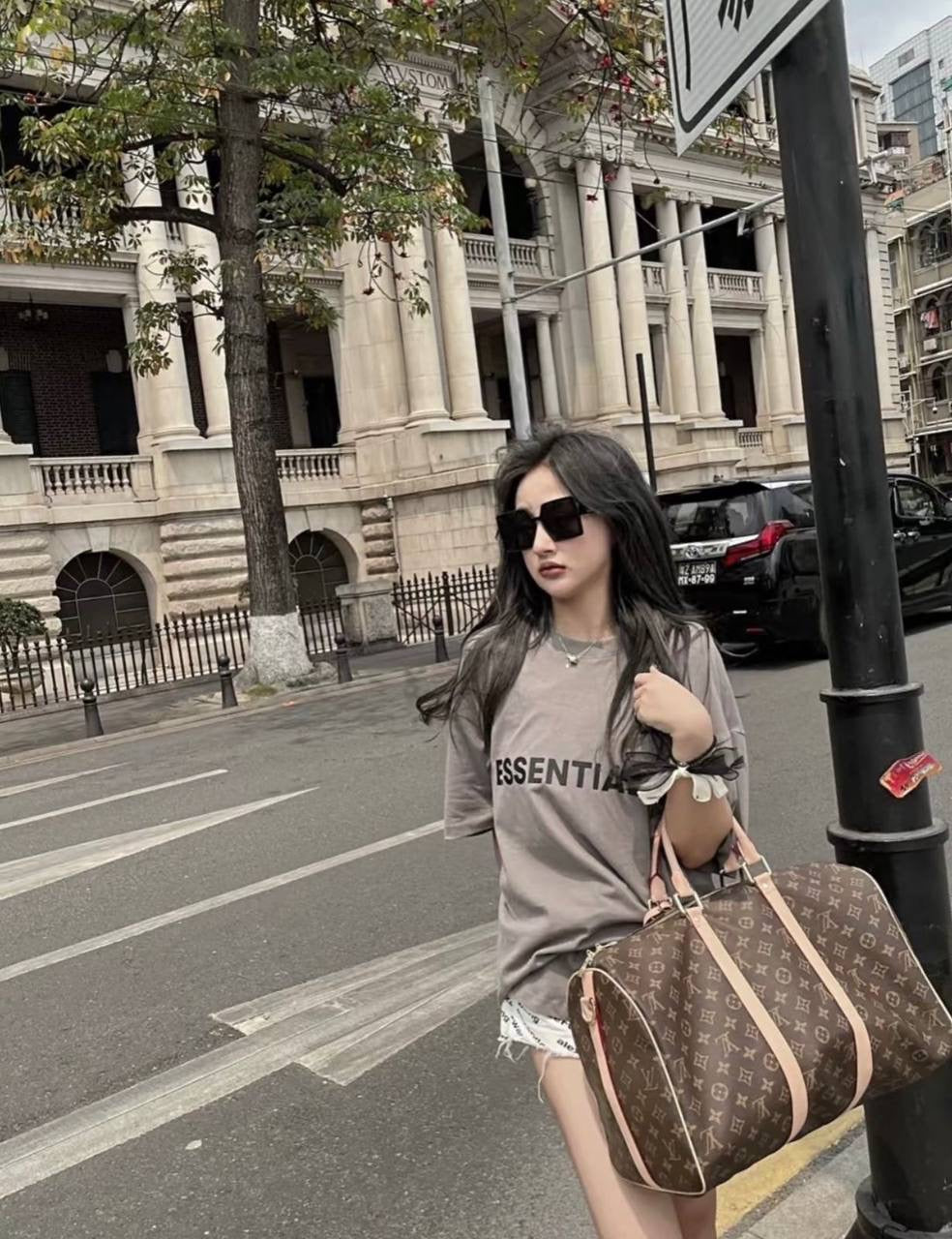 LV TRAVELLING BAG 
GOOD QUALITY 
115 dhs🪙💕
SIZE : 55cm

Zain39
♥️♥️♥️