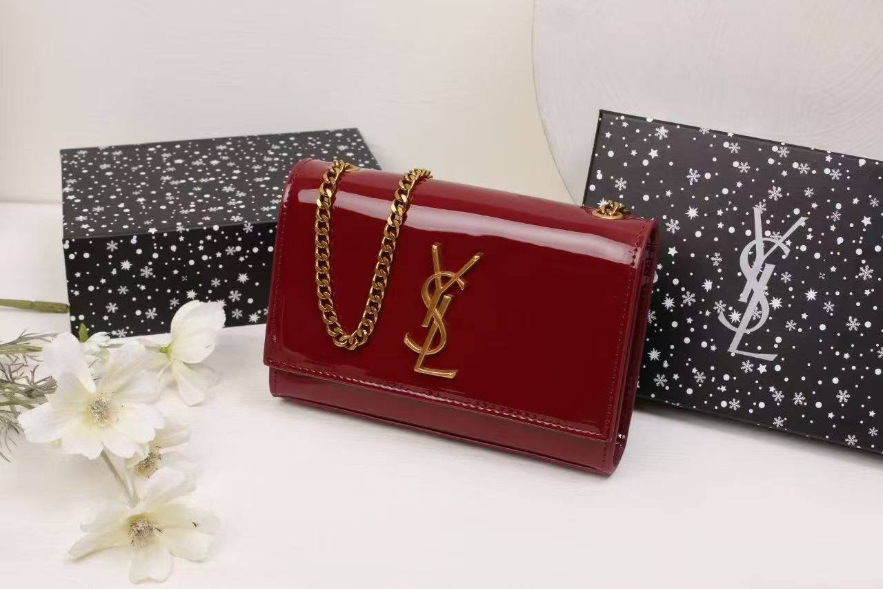 YSL - ʏᴠᴇs sᴀɪɴᴛ ʟᴀᴜʀᴀɴᴛ
ɢʟᴏssʏ ᴍᴀᴛᴇʀɪᴀʟ
ɢᴏʟᴅ ʟᴀᴄᴇ ʜᴀʀᴅᴡᴀʀᴇ
sɪᴢᴇ : 20 x 5 x 14 cm

ᴡɪᴛʜ BOX
🎁🎁🎁

90 dhs🇦🇪

Zain31
♥️♥️♥️