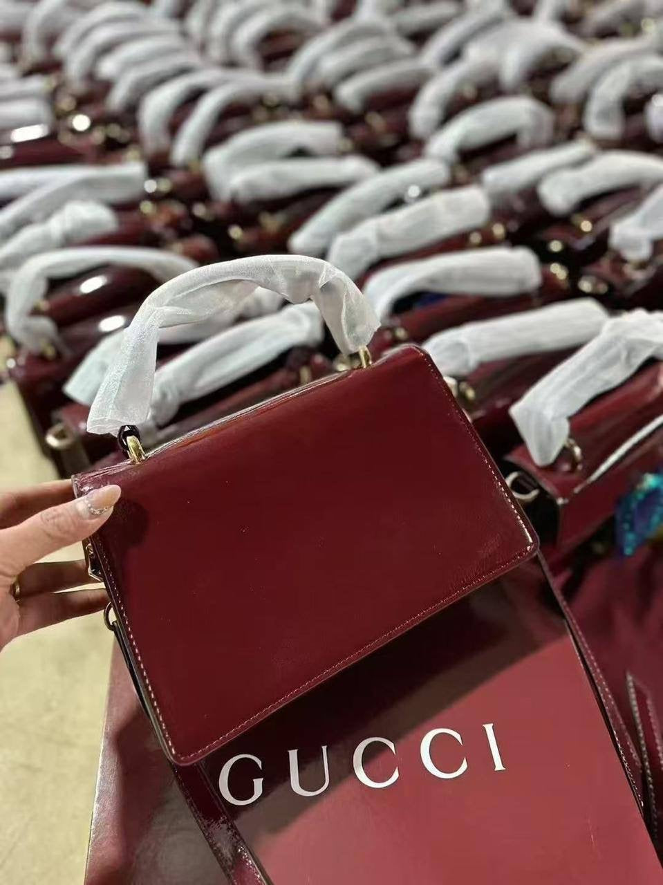 Gucci Mini
Size: 18 * 12 cm
95 dhs🇦🇪

with box
🎁🎁🎁

Zain115
♥️♥️♥️