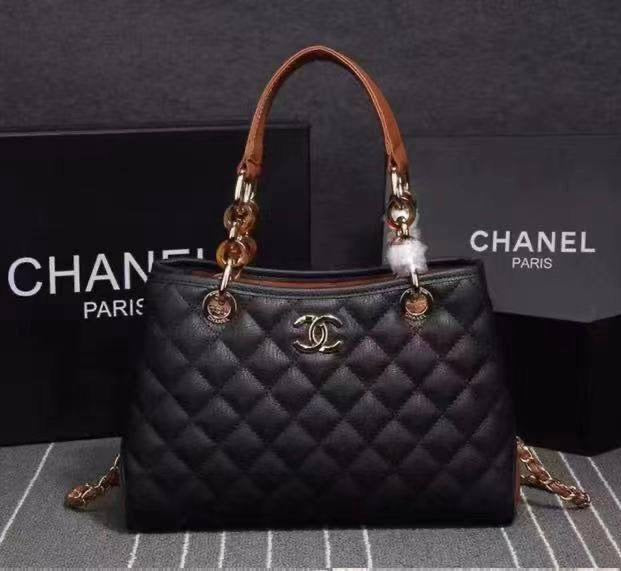 Chanel - CH

95 dhs🇦🇪

Good quality 
with box
🎁🎁🎁

Zain35
♥️♥️♥️