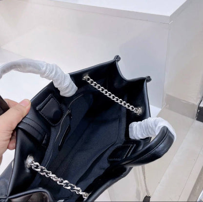 YSL - Dior
offer price
65 dhs🇦🇪

Zain39
♥️♥️♥️