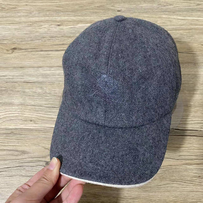 CASHMERE LORO PIANA 
MENS CAP 🧢 
FREE SIZE 
120 dhs🪙

Zain88
♥️♥️♥️