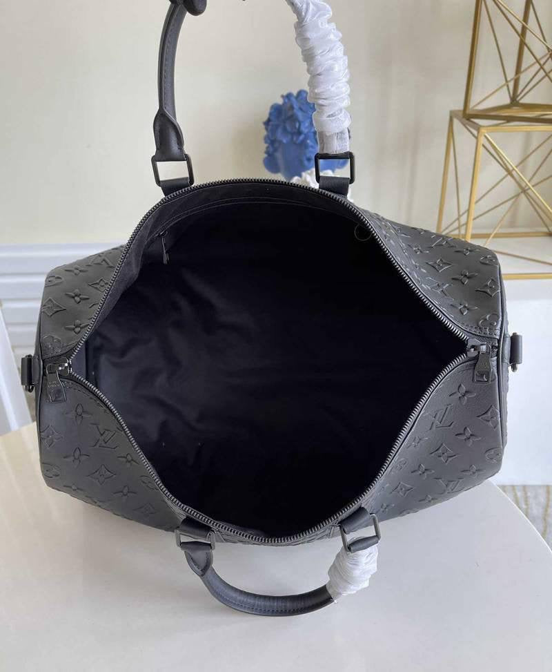 LV TRAVEL Bag
PREMIUM QUALITY 
120 dhs🇦🇪

Zain28
♥️♥️♥️