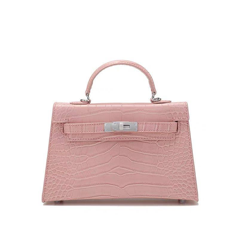 Hermes
KL-22 with box 
95 dhs🪙💕

KL-25 with box
 115 dhs🪙💕 

Zain136
♥️♥️♥️