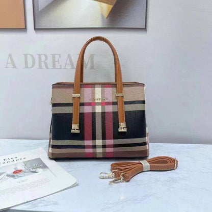 Burberry 

95 dhs🇦🇪

Zain253
♥️♥️♥️