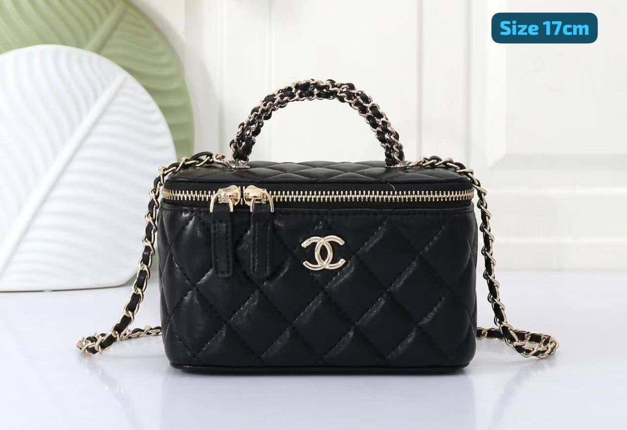 Chanel
Good quality 

with box 
🎁🎁🎁

95 dhs🇦🇪

Zain186
♥️♥️♥️