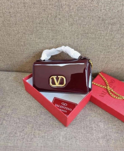 D&G

90 dhs🇦🇪

Good quality 

with box
🎁🎁🎁

Zain35
♥️♥️♥️