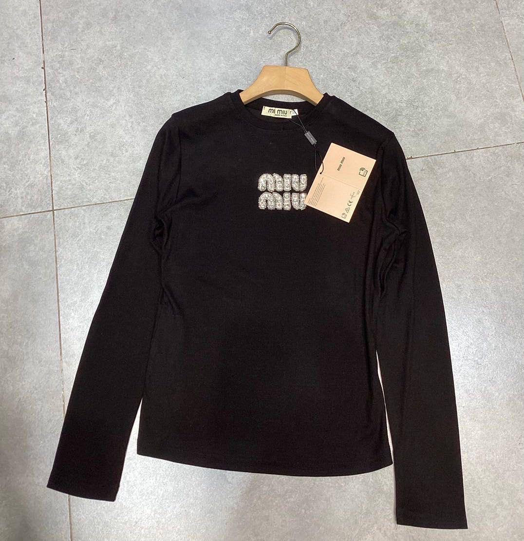 *New collections   
good quality ✅✅
Size:S  M   L  xl
85 dhs🪙

Zain231
♥️♥️♥️