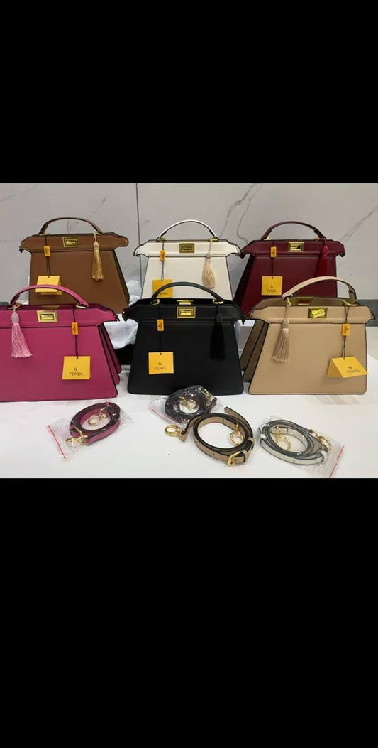 Fendi
120 dhs🇦🇪
size 26cm

Zain161
♥️♥️♥️
