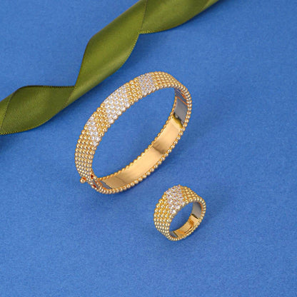 VCA Set
Bangle 
Ring 💍 
     6,7,8,9

95 dhs🇦🇪normal box🎁
125 dhs🇦🇪with Original box🎁

Zain48
♥️♥️♥️