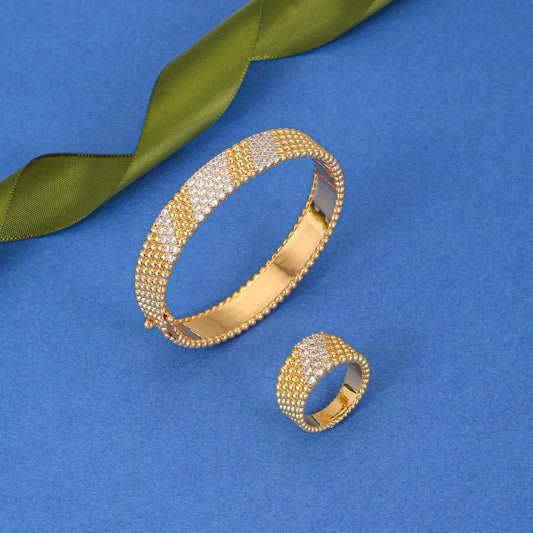 VCA Set
Bangle 
Ring 💍 
     6,7,8,9

95 dhs🇦🇪normal box🎁
125 dhs🇦🇪with Original box🎁

Zain48
♥️♥️♥️