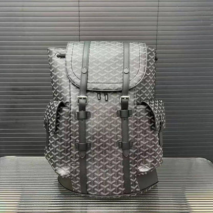 Goyard / LV backpack 
Size : 42 * 32 * 13 cm
120 dhs🇦🇪

Zain115
♥️♥️♥️