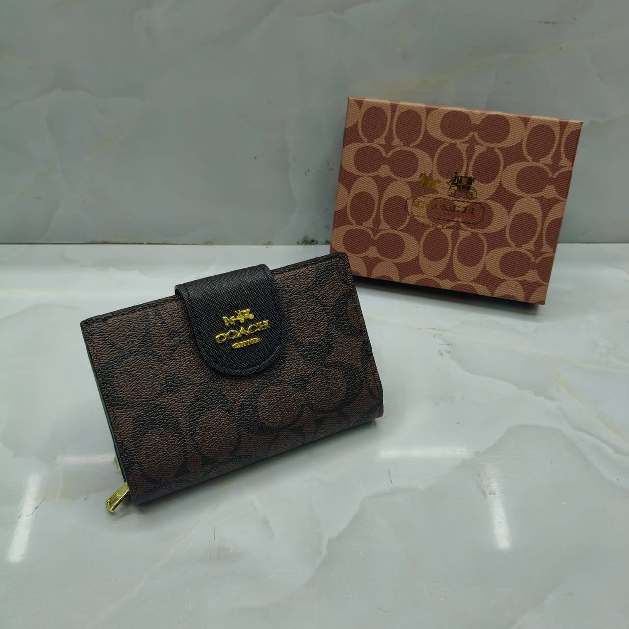 𝗖𝗢𝗔𝗖𝗛 𝗦𝗠𝗔𝗟𝗟 𝗪𝗔𝗟𝗟𝗘𝗧
ᴄᴀʀᴅ ʜᴏʟᴅᴇʀ / ᴄᴏɪɴ ᴢɪᴘ ᴀᴛᴛᴀᴄʜᴇᴅ
ᴡɪᴛʜ BOX
🎁🎁🎁

45 dhs🪙

Zain31
♥️♥️♥️