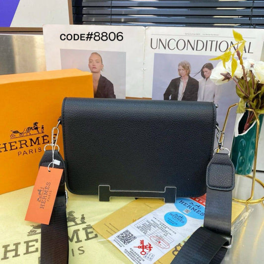 HERMES ɢᴇᴛᴀ
ᴄʀᴏss ʙᴏᴅʏ ʙᴀɢ
ᴍᴀᴛᴛᴇ ʟᴇᴀᴛʜᴇʀ ᴍᴀᴛᴇʀɪᴀʟ
sɪʟᴠᴇʀ ʜᴀʀᴅᴡᴀʀᴇ
sɪᴢᴇ : 24 cm
ᴡɪᴛʜ BOX
🎁🎁🎁

70 dhs🇦🇪

Zain31
♥️♥️♥️