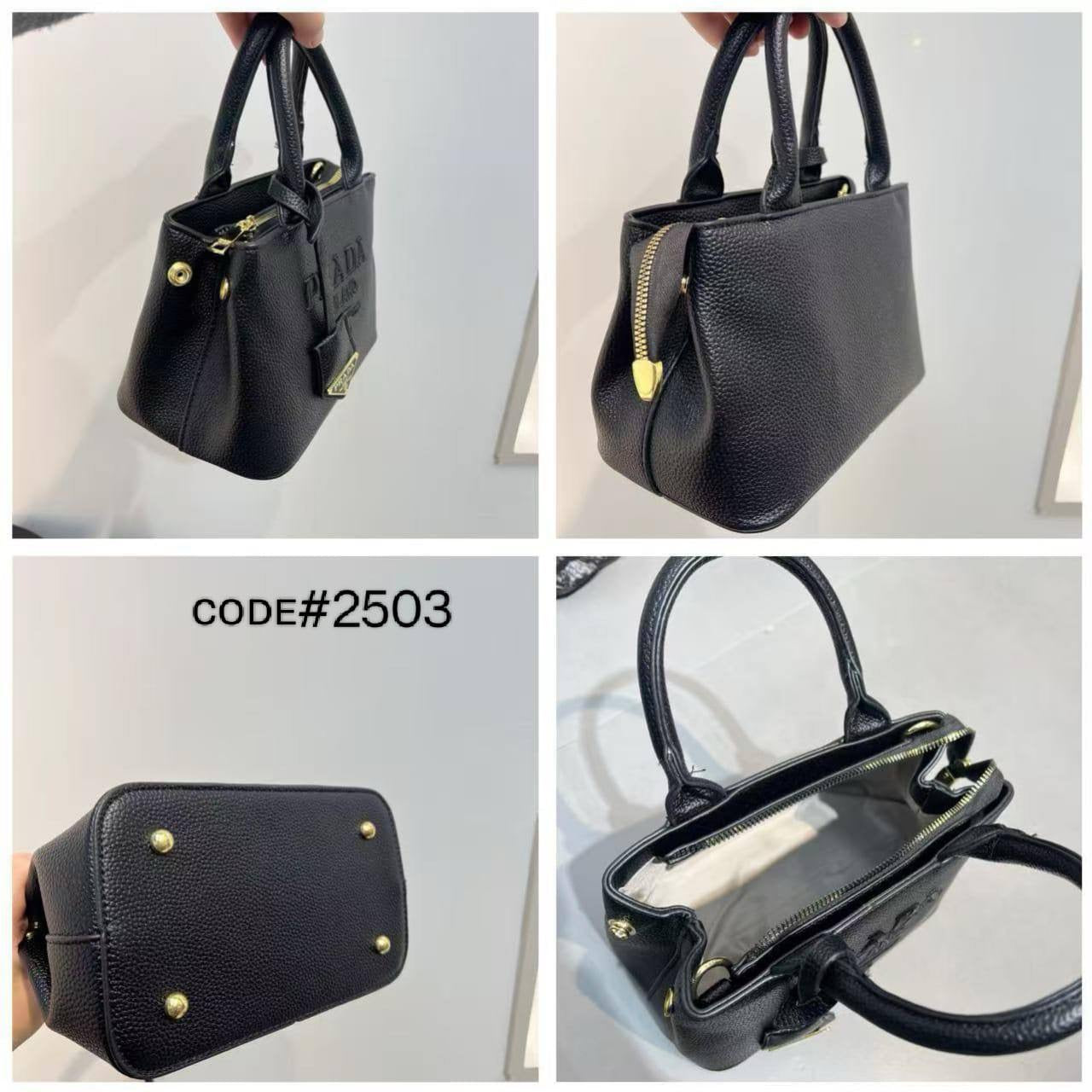 PRADA ᴛᴏᴘ ʜᴀɴᴅʙᴀɢ
ᴍᴀᴛᴛᴇ ʟᴇᴀᴛʜᴇʀ ᴍᴀᴛᴇʀɪᴀʟ
ᴇᴍʙʀᴏɪᴅᴇᴅ ʟᴏɢᴏ
ɪᴛ ʜᴀs ᴢɪᴘᴘᴇʀ
ᴡɪᴛʜ ʟᴏɴɢ ʙᴇʟᴛ sᴛʀᴀᴘ
sɪᴢᴇ : 23 cm

65 dhs🪙

Zain31
♥️♥️♥️