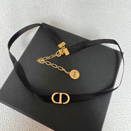 Necklace Dior 
55 dhs🇦🇪

Zain89
♥️♥️♥️