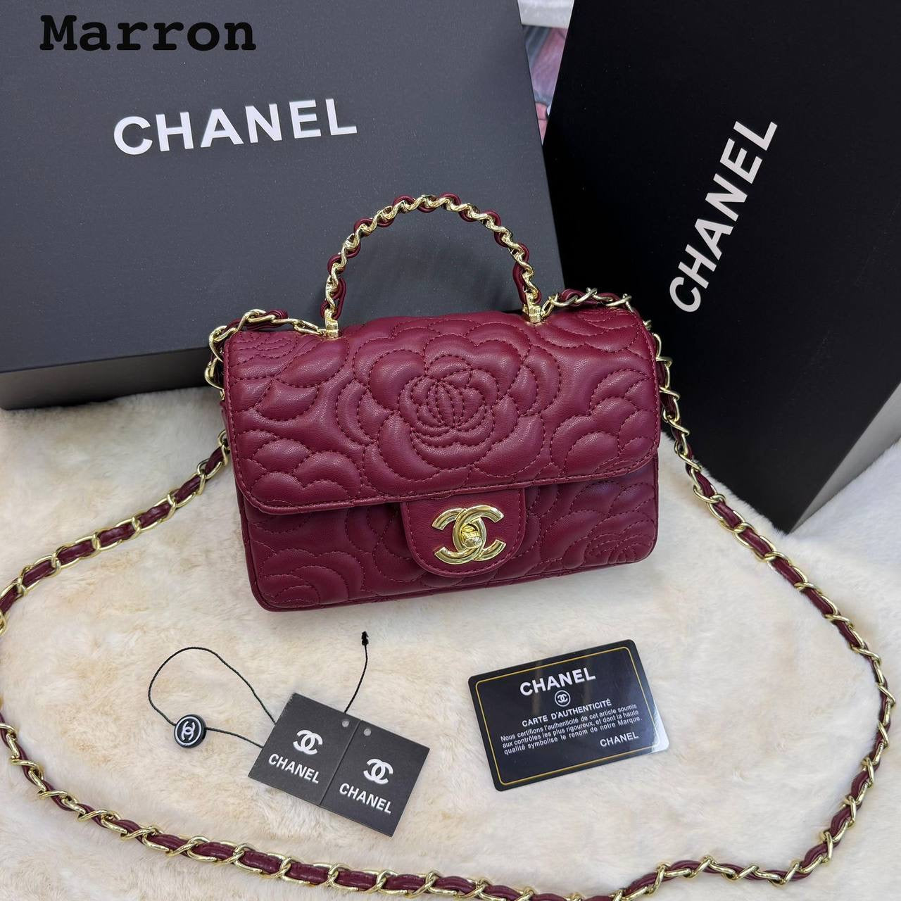 Chanel ᴛᴏᴘ ʜᴀɴᴅʟᴇ/ chain
ᴇᴍʙʀᴏɪᴅᴇᴅ ғᴏʟʟᴏᴡᴇʀ 
ɢᴏʟᴅ ʜᴀʀᴅᴡᴀʀᴇ 

ᴡɪᴛʜʙᴏx
🎁🎁🎁

ᴄᴀᴠɪᴀʀ 
sɪᴢᴇ:20ᴄᴍ
105 dhs🇦🇪

Zain56
♥️♥️♥️