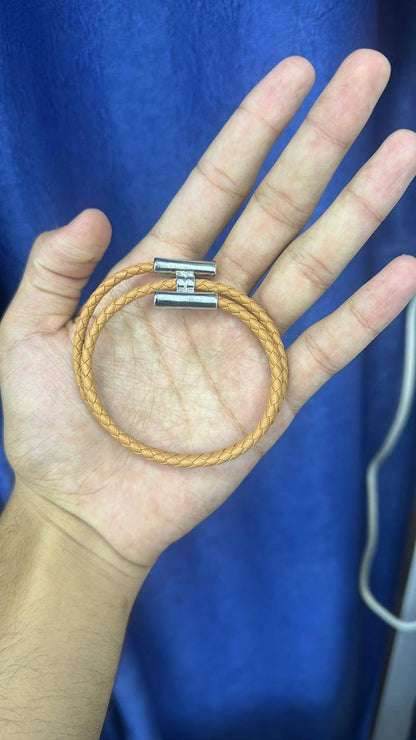 Hermes 
Breslat 💥
Master quality 💯
With normal boxes 📦 
50 dhs🇦🇪
With master box 🗃️ 
60 dhs🇦🇪

Zain216
♥️♥️♥️