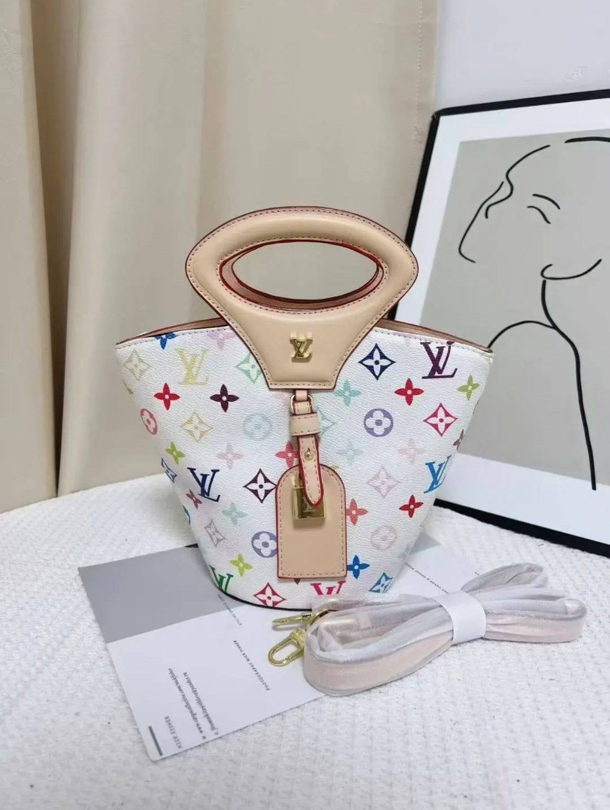 LV
ᴡɪᴛʜʙᴏx
🎁🎁🎁

ʟᴇᴀᴛʜᴇʀ 
sɪᴢᴇ:12*18*7ᴄᴍ
90 dhs🇦🇪

Zain56
♥️♥️♥️