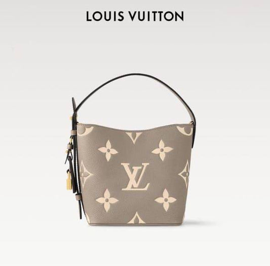 LV
   ᴡɪᴛʜ ᴘᴏᴜᴄʜ
ᴡɪᴛʜ  ʙᴏx
🎁🎁🎁

ʟᴇᴀᴛʜᴇʀ/ɢᴀᴍᴏsᴀ
sɪᴢᴇ:30ᴄᴍ
105 dhs🇦🇪

Zain56
♥️♥️♥️