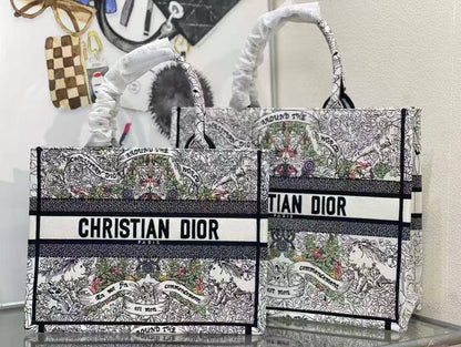 DIOR TOTE BAG 
Master 
#36cm
320 dhs🇦🇪
#42cm 
340 dhs🇦🇪

Zain228
♥️♥️♥️