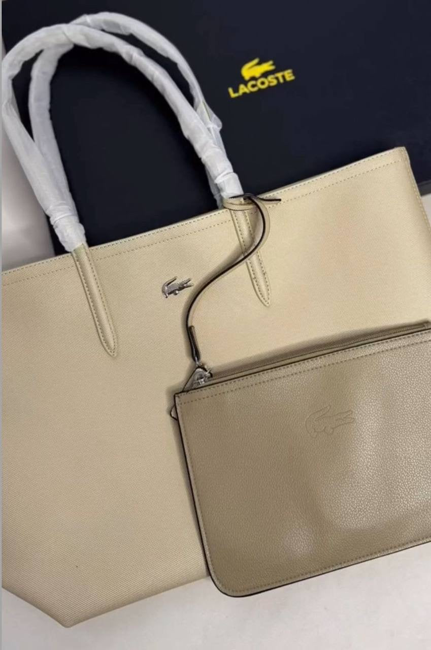 Lacoste

New crocodile double bread, 
good quality, 

size 46 * 30 cm 
75 dhs🇦🇪

Zain12
♥️♥️♥️