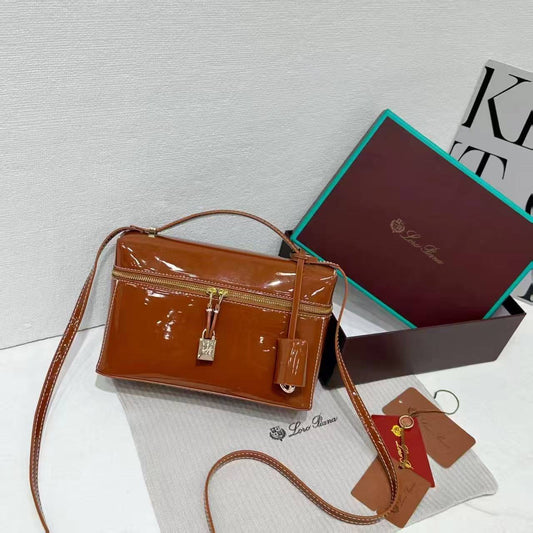 LORO PIANA GLOSSY 
GOOD QUALITY 

95 dhs🇦🇪

WITH BOX 
🎁🎁🎁

Zain28
♥️♥️♥️