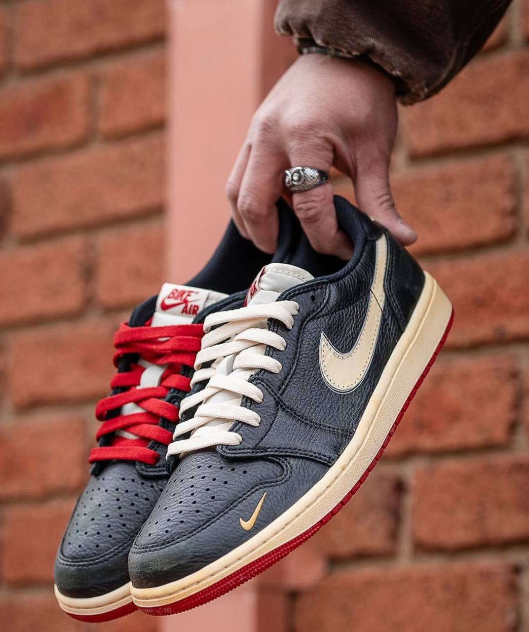 Nike air Jordan 1 low nigel “better with time”,
size 36 to 46, 
220 dhs🪙

Zain196
♥️♥️♥️