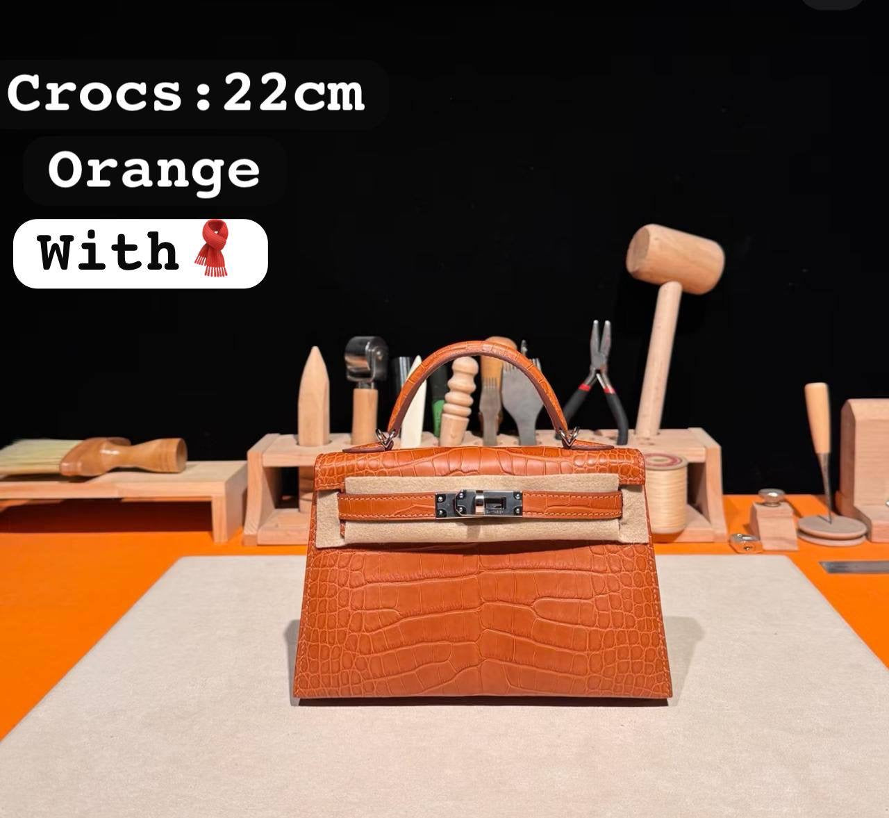 Hermes ᴋɪʟʟʏ ᴄʀᴏᴄᴏᴅɪʟᴇ 
sɪʟᴠᴇʀ ʜᴀʀᴅᴡᴀʀᴇ 
ᴡɪᴛʜʙᴏx 
🎁🎁🎁

ᴄʀᴏᴄs ᴍᴀᴛᴇʀɪᴀʟ 
sɪᴢᴇ:22ᴄᴍ
100 dhs🇦🇪

Zain56
♥️♥️♥️