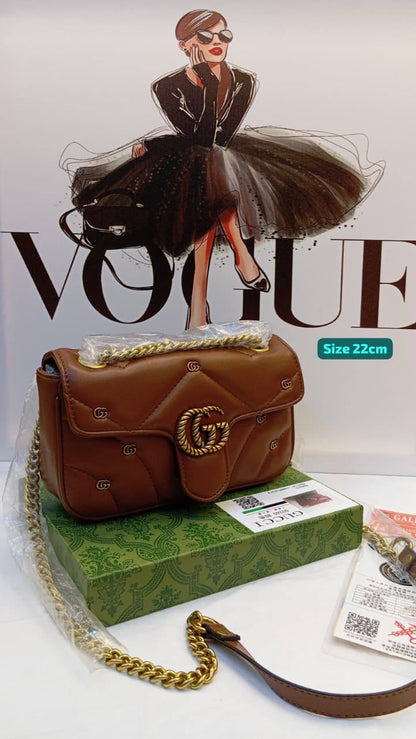 Gucci
Good quality 

with box 
🎁🎁🎁

105 dhs🇦🇪

Zain186
♥️♥️♥️