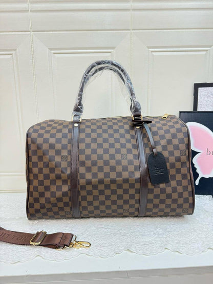 LV Travel Bag

47*29*16cm

90 dhs🇦🇪

Zain17
♥️♥️♥️