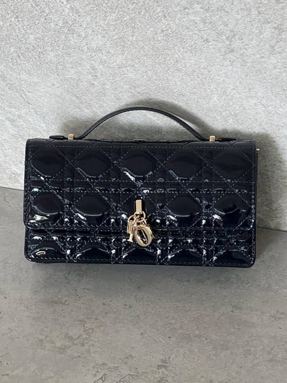 MISS DIOR WALLET ON CHAIN PATENT LEATHER
For Price 👇 WTSP Text Zain 0568585901

Zain76
♥️♥️♥️