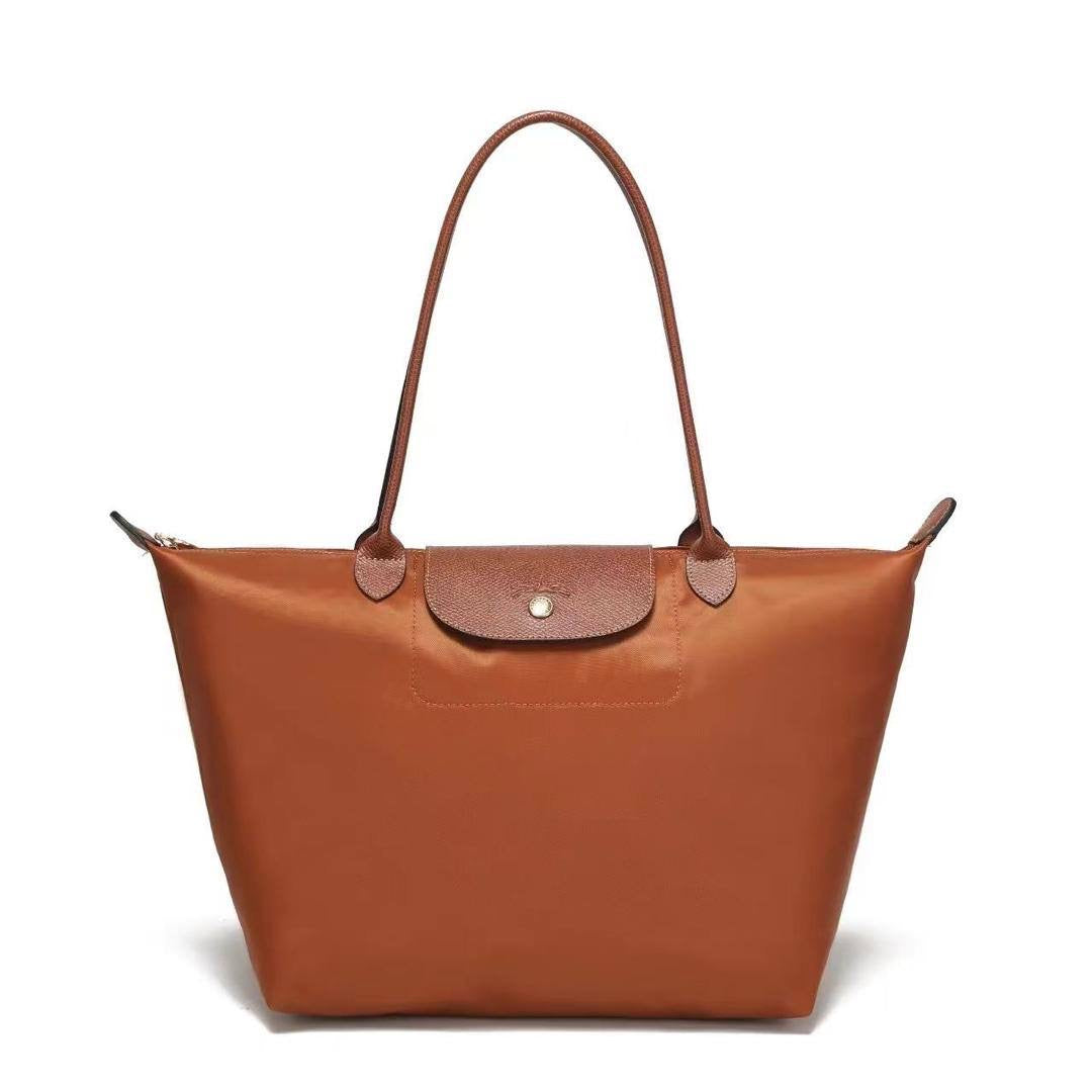 Long Champ

50 dhs🇦🇪   size 20cm
65 dhs🇦🇪   size 28cm
70 dhs🇦🇪   size  42cm

Zain26
♥️♥️♥️