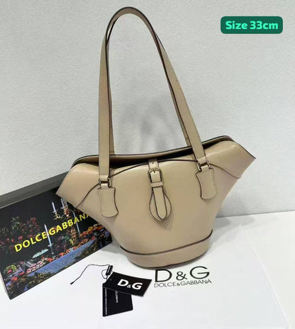 D&G

With box 
🎁🎁🎁

105 dhs🇦🇪

Zain186
♥️♥️♥️