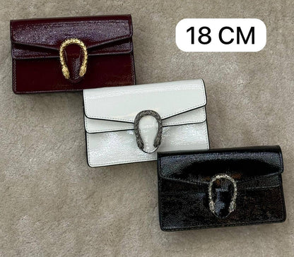 GUCCI 
PREMIUM QUALITY 💯
130 dhs🪙
WITH BOX 📦

Zain28
♥️♥️♥️