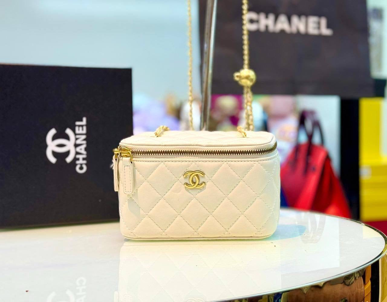 CHANEL

95 dhs🇦🇪

with box
🎁🎁🎁

Zain90
♥️♥️♥️