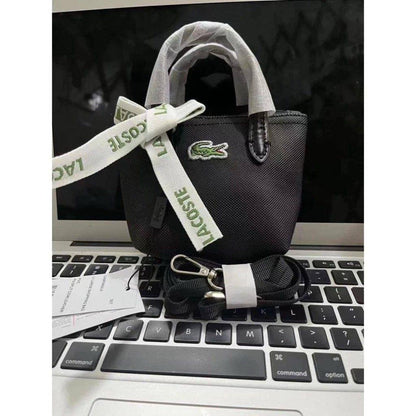 Lacoste
16 cm
Mini 
50 dhs🇦🇪

Zain17
♥️♥️♥️
