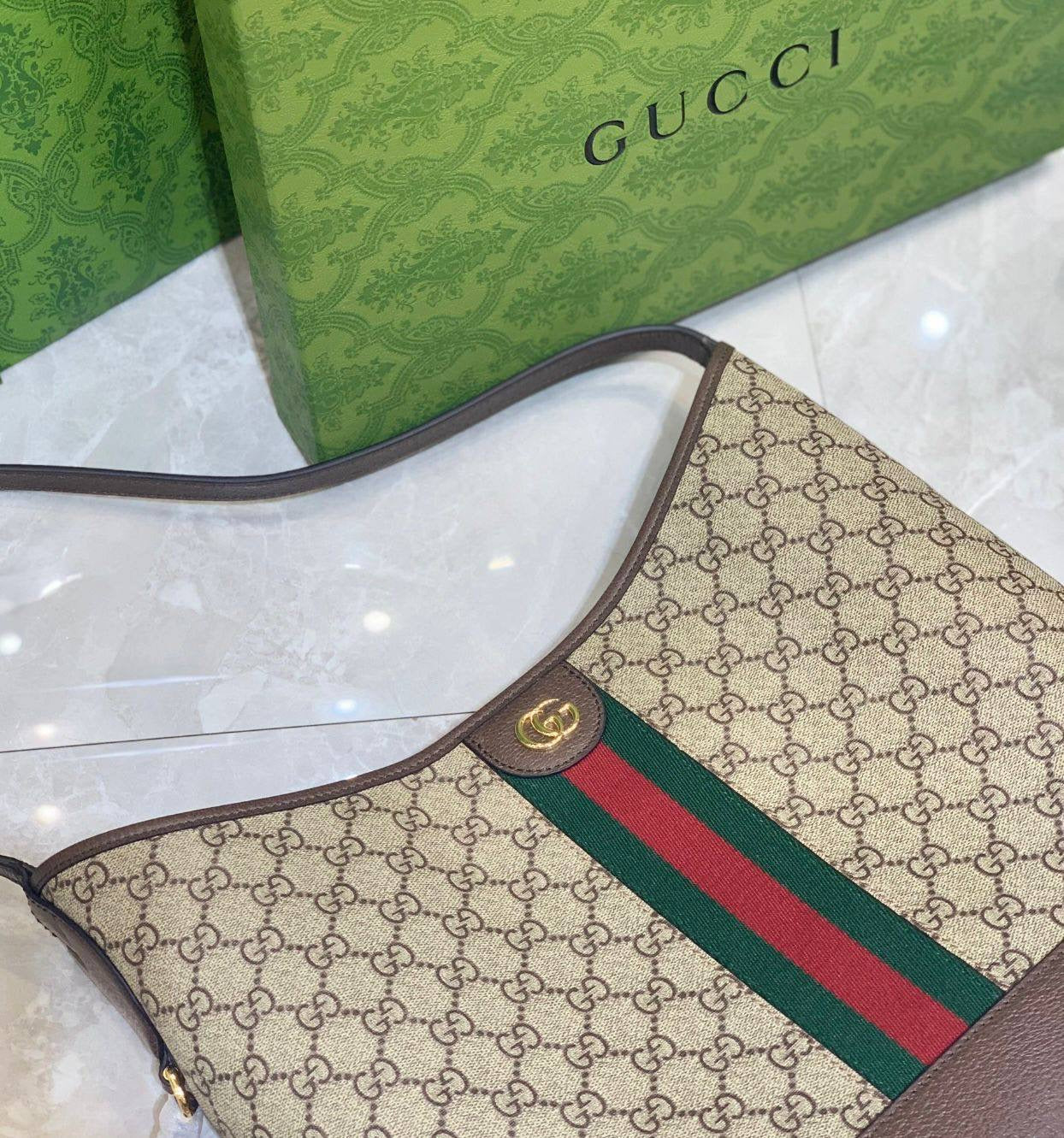 GUCCI

 COPY ONE NEW CAME
BIG SIZE (WITHOUT BOX)      
140 dhs🇦🇪

SMALL SIZE WITH BOX🎁
130 dhs🇦🇪

Zain39
♥️♥️♥️