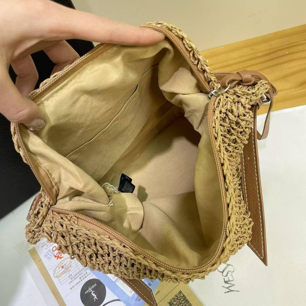 YSL
30*26*13cm
With box 
🎁🎁🎁

115 dhs🪙

Zain17
♥️♥️♥️