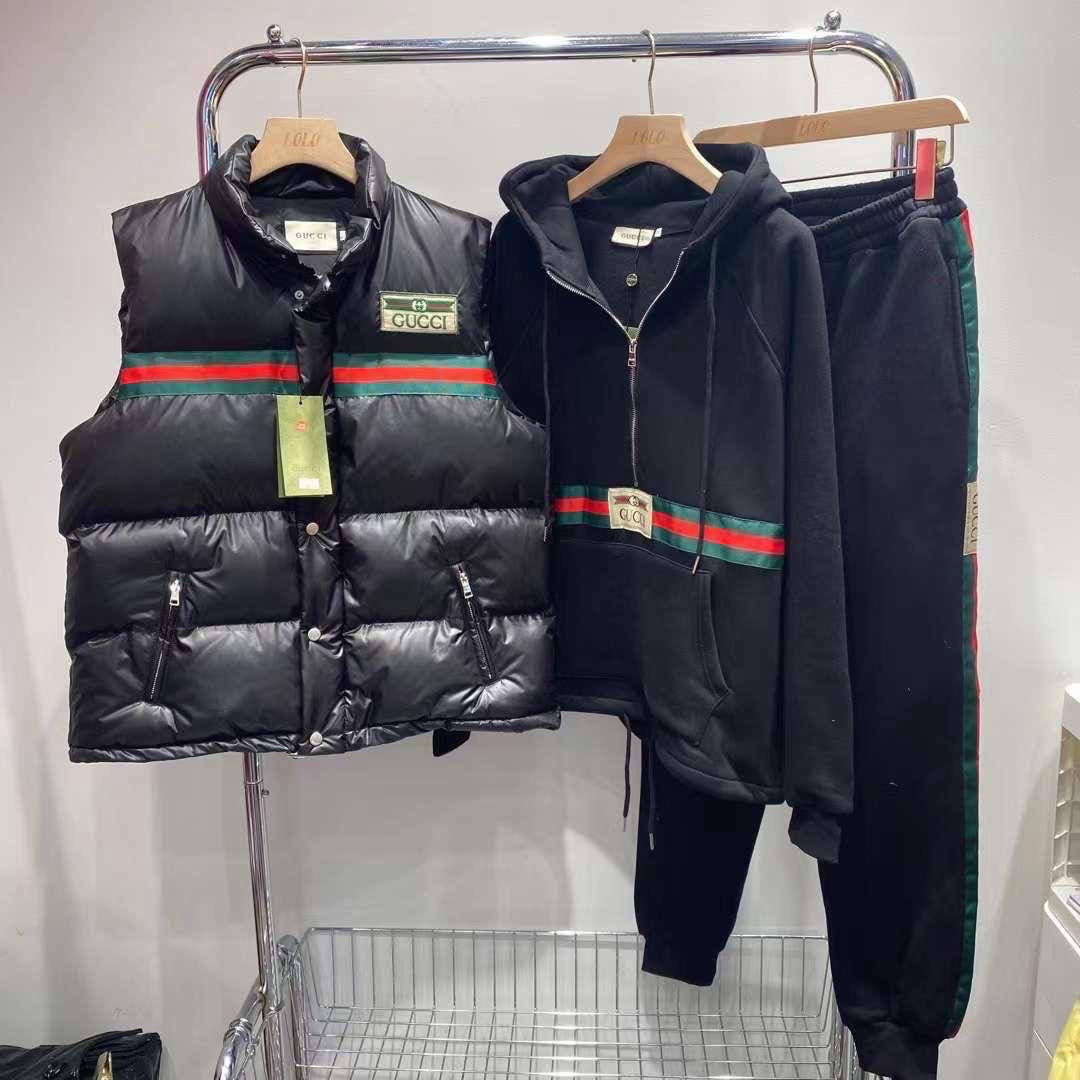 *New collections      
380 dhs🪙
*good  quality  💕💝🛍️
*Sizes:S M L * 
*AVAILABLE NOW* full set

Zain231
♥️♥️♥️