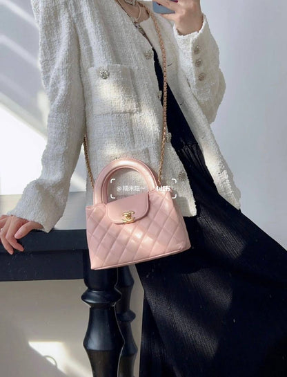 CHANEL 
GOOD QUALITY 
90 dhs🪙💕

Zain39
♥️♥️♥️